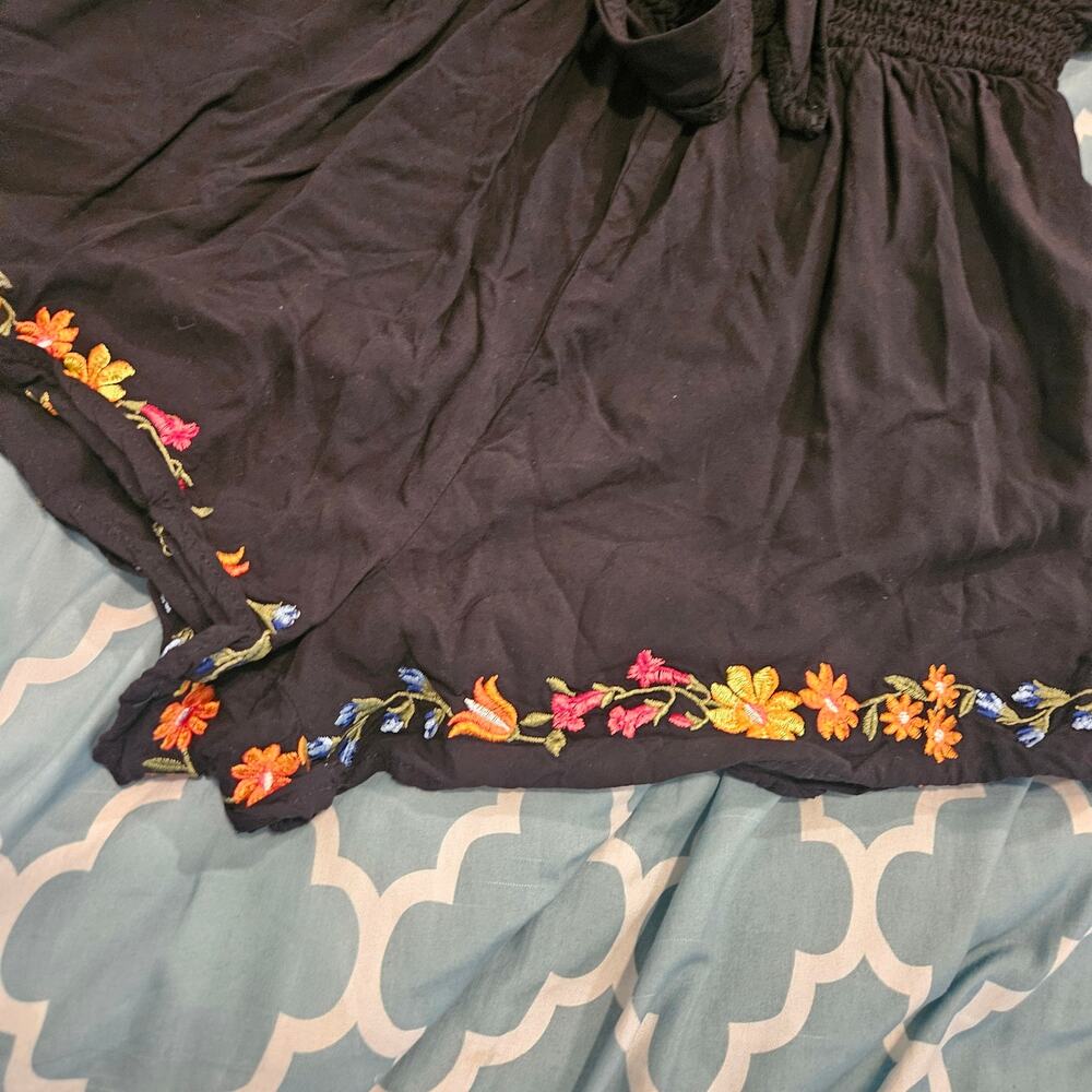 Forever 21 Black Floral Embroidered Romper Tie Front Boho Festival Small - Picture 2 of 8